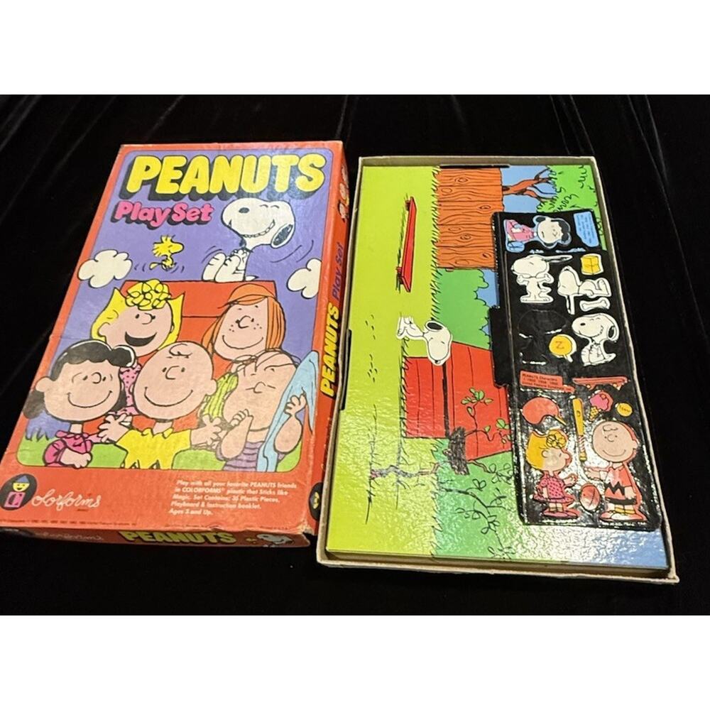 Vintage Peanuts Charlie Brown Snoopy Colorforms No.761 Toy Play Set Complete